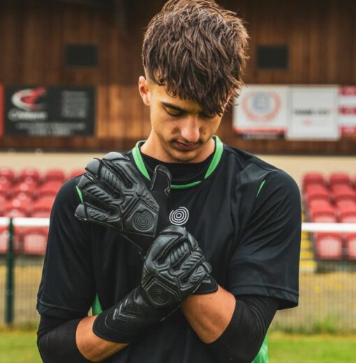 goalkeeper gloves